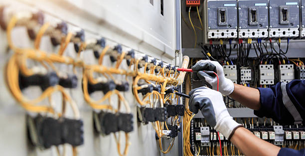 Professional Electrician technician working in Colfax, IL